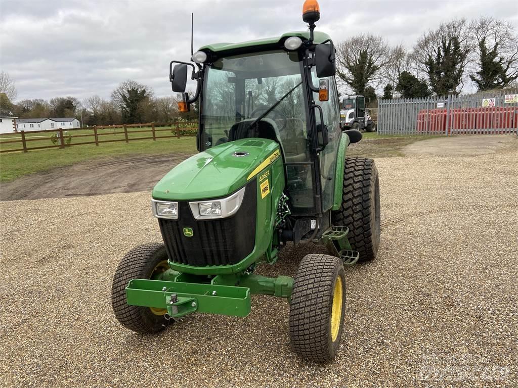 John Deere 4066R Compacttrekkers