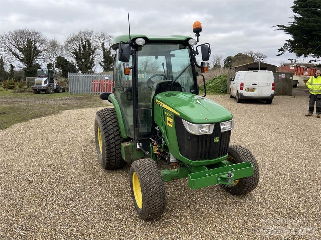 John Deere 4066R Compacttrekkers