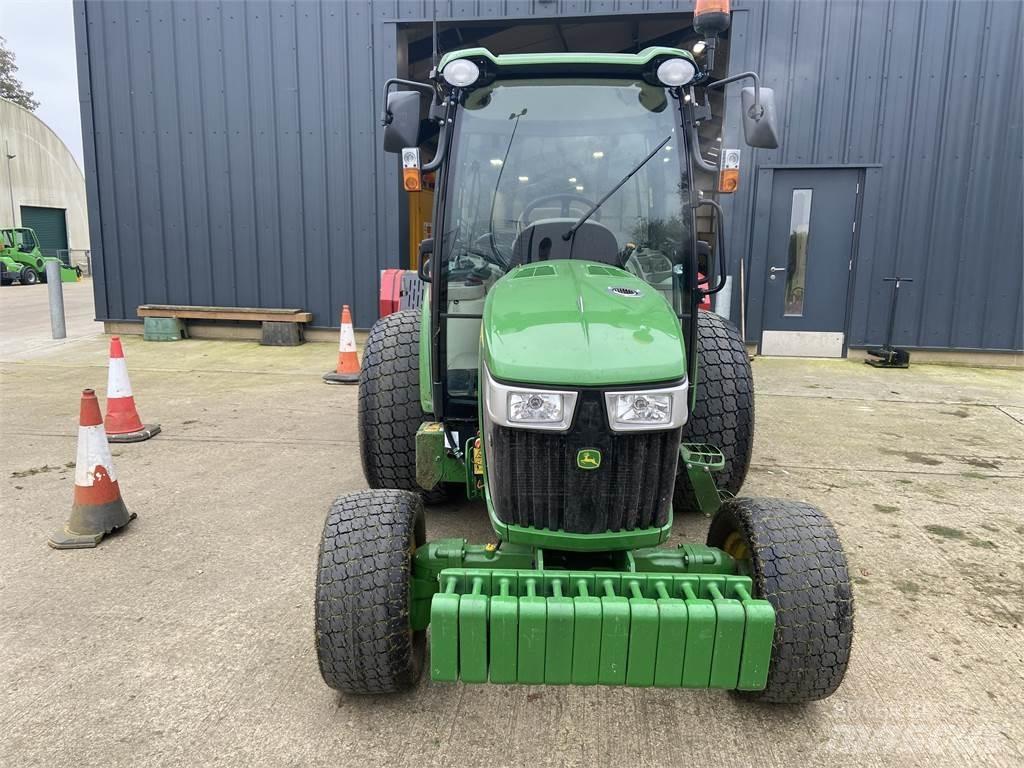 John Deere 4066R Compacttrekkers