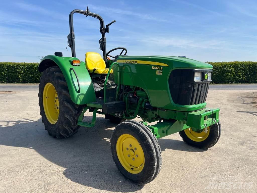 John Deere 5055E Tractoren