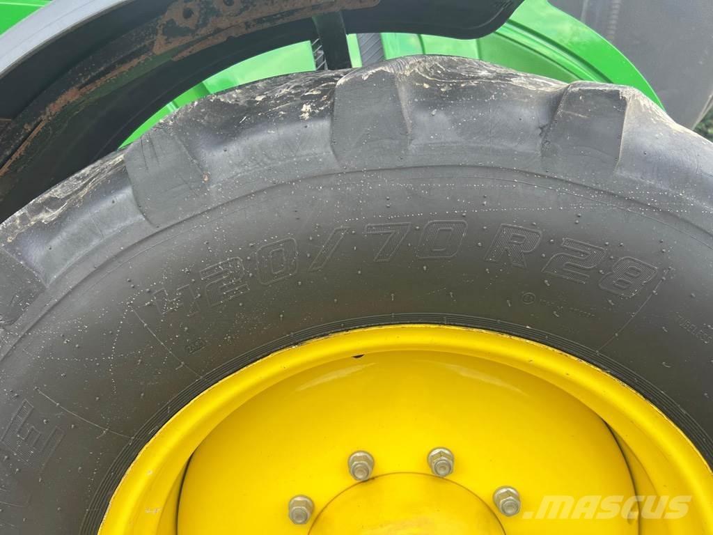 John Deere 6135R Tractoren