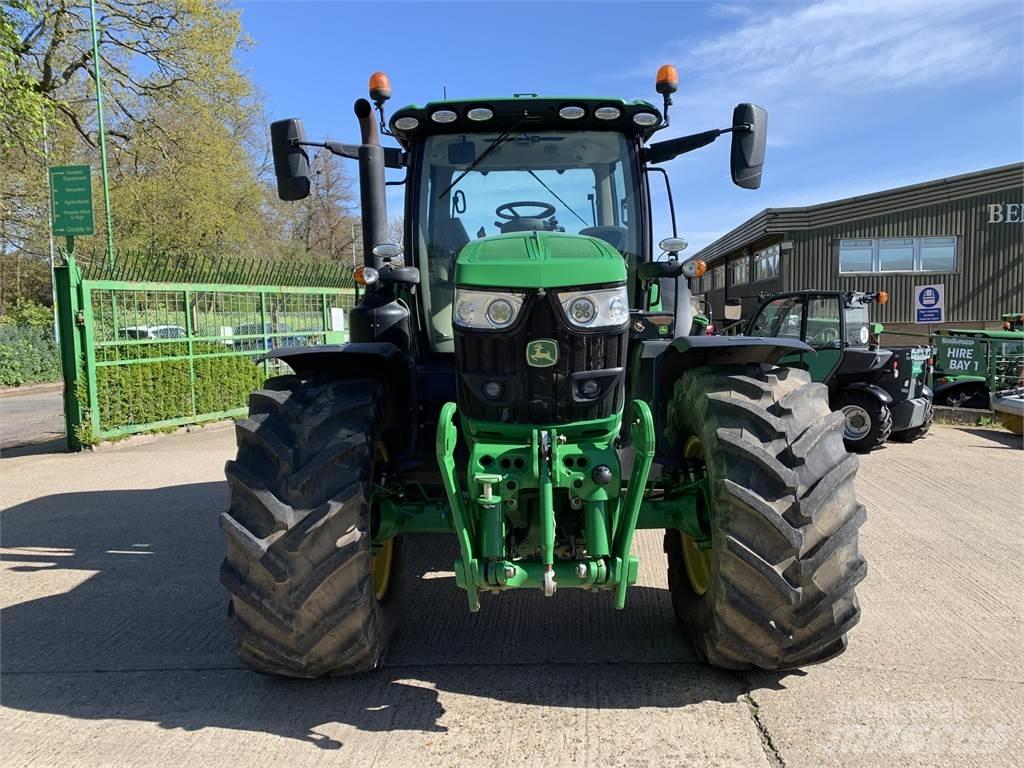 John Deere 6155R Tractoren
