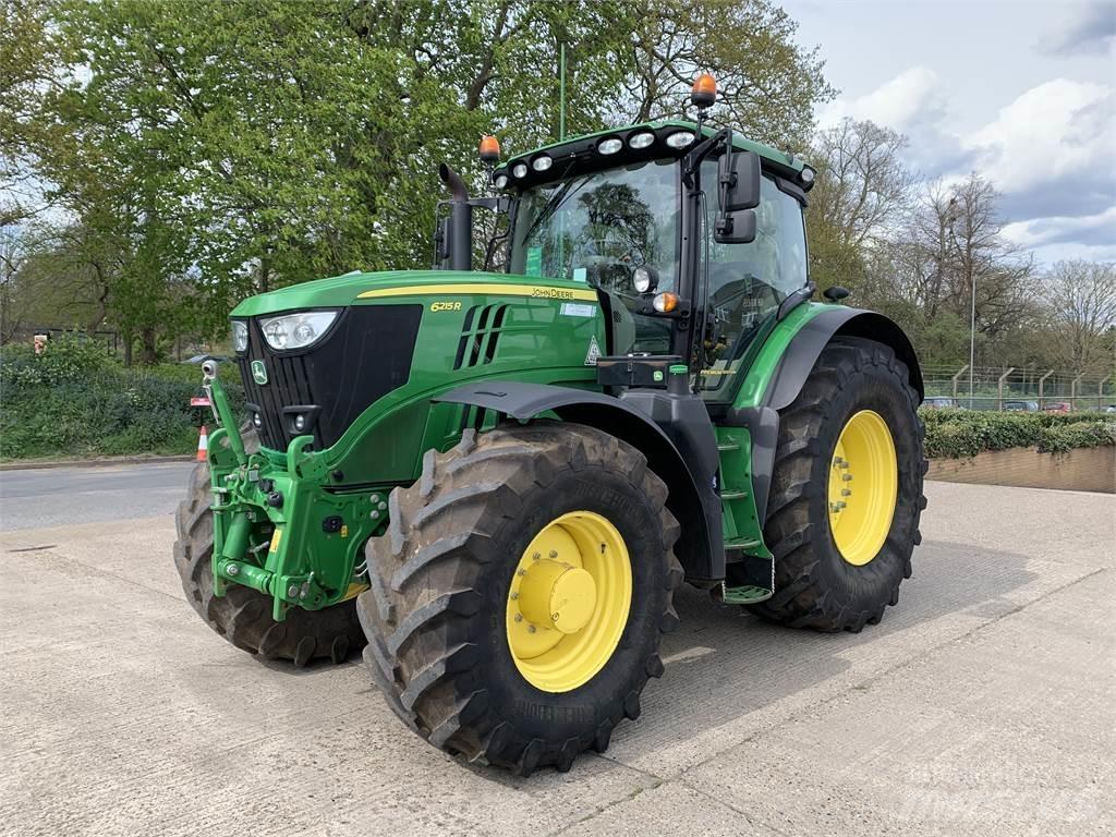 John Deere 6215R Tractoren