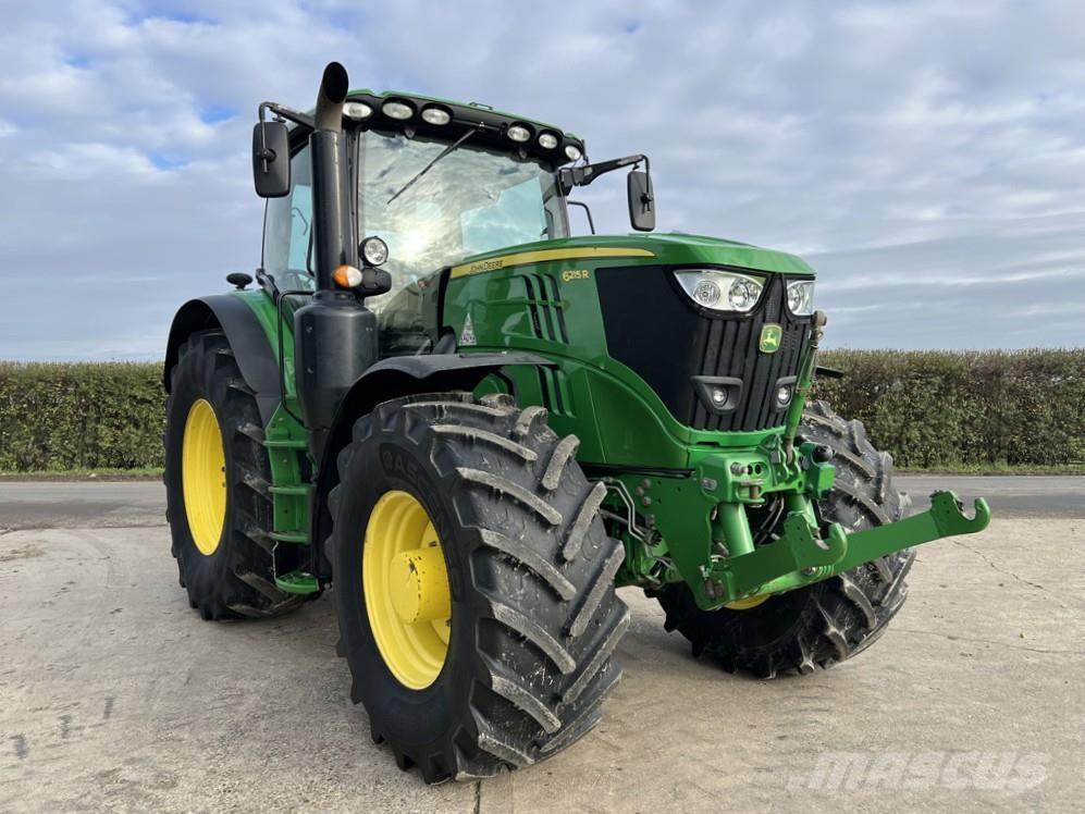 John Deere 6215R Tractoren