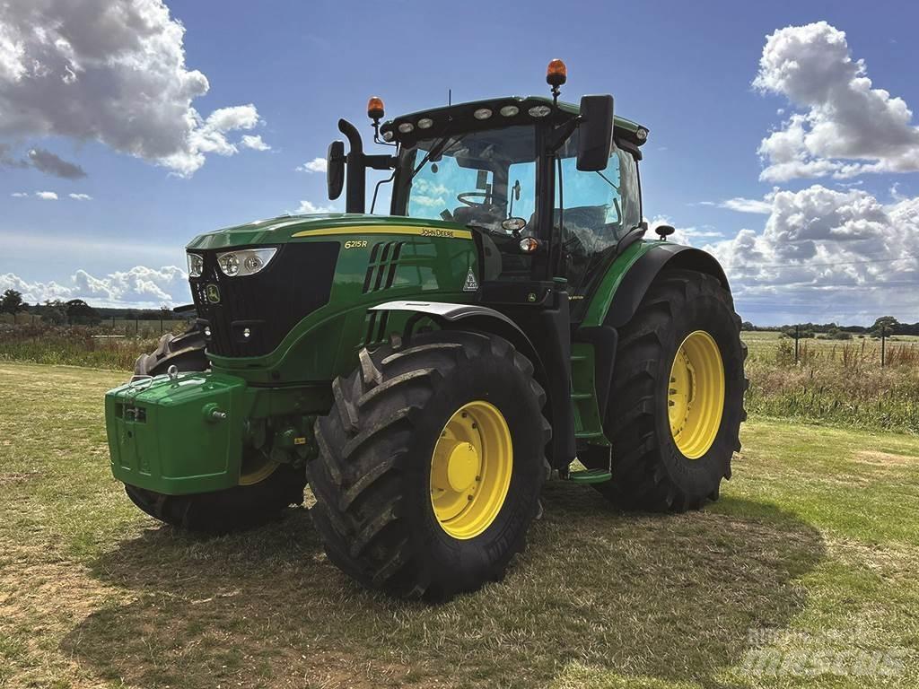 John Deere 6215R Tractoren