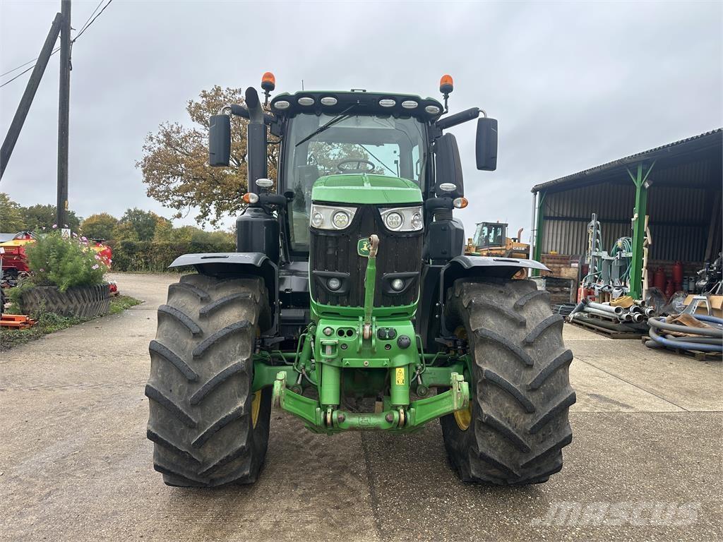 John Deere 6250R Tractoren