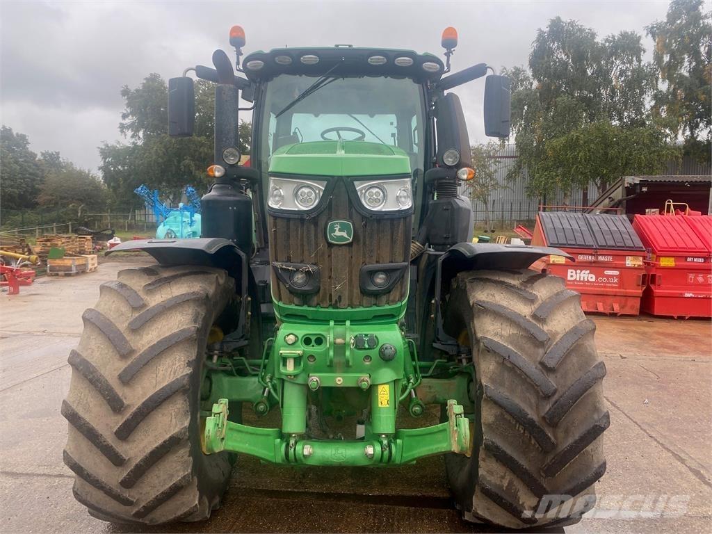 John Deere 6250R Tractoren