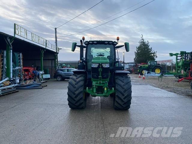 John Deere 6R215 Tractoren
