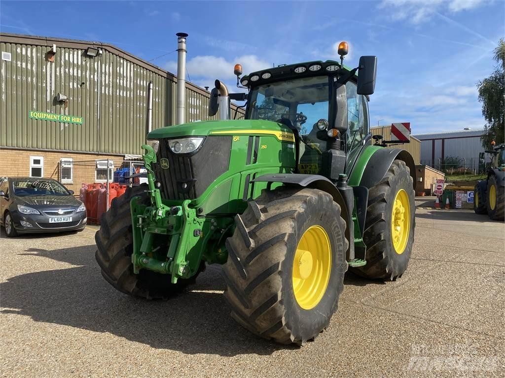 John Deere 6R250 Tractoren