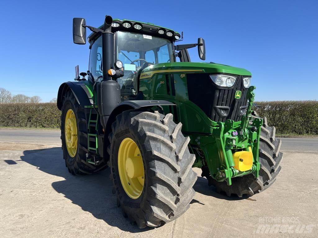 John Deere 6R250 Tractoren
