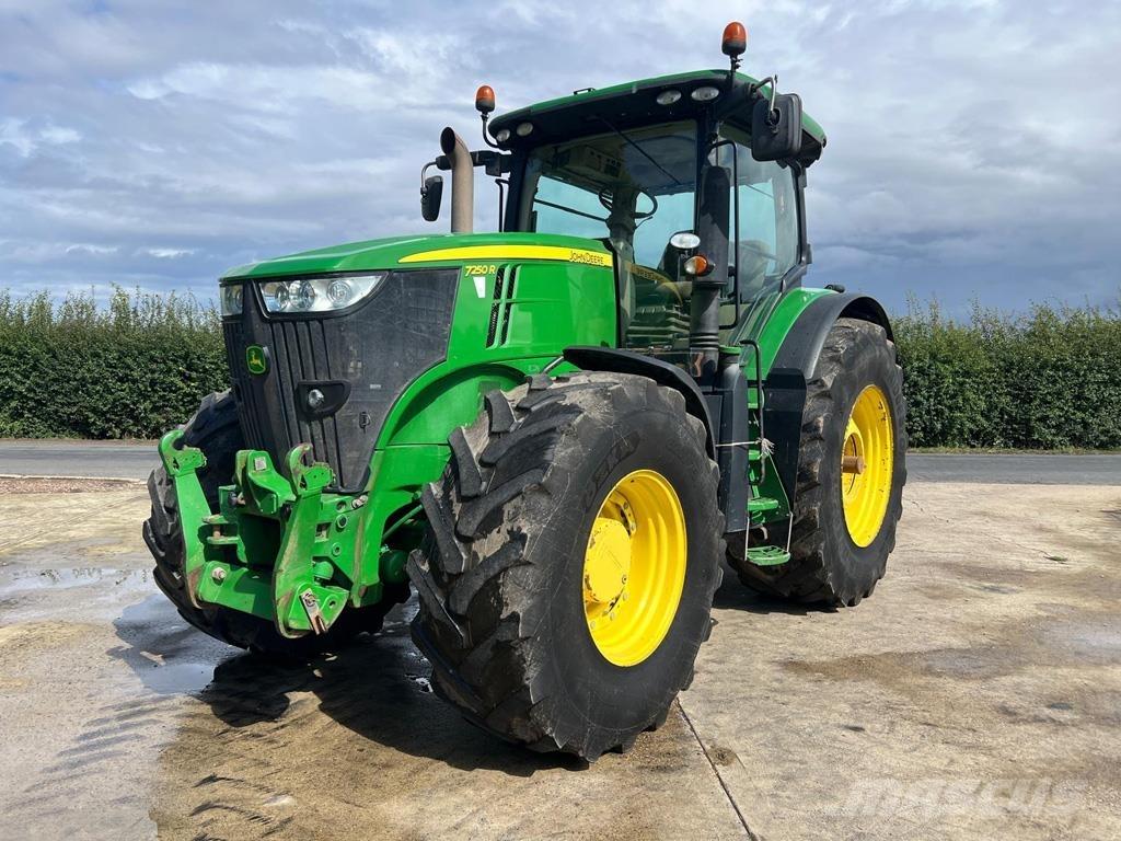 John Deere 7250R Tractoren