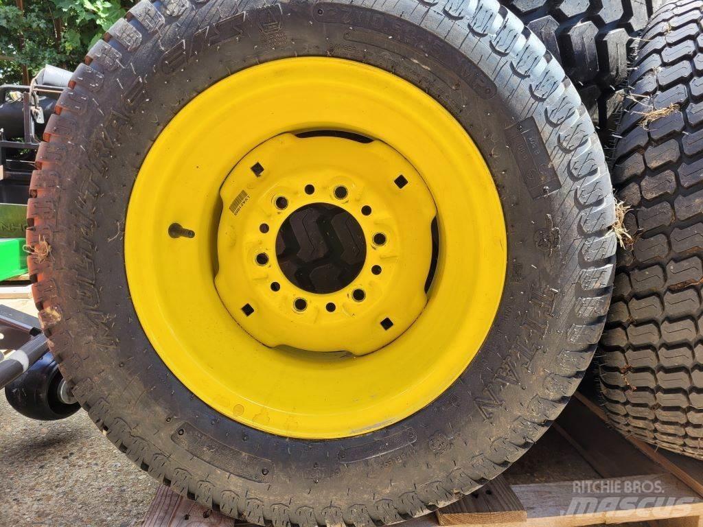 John Deere WHEELS Compacttrekkers