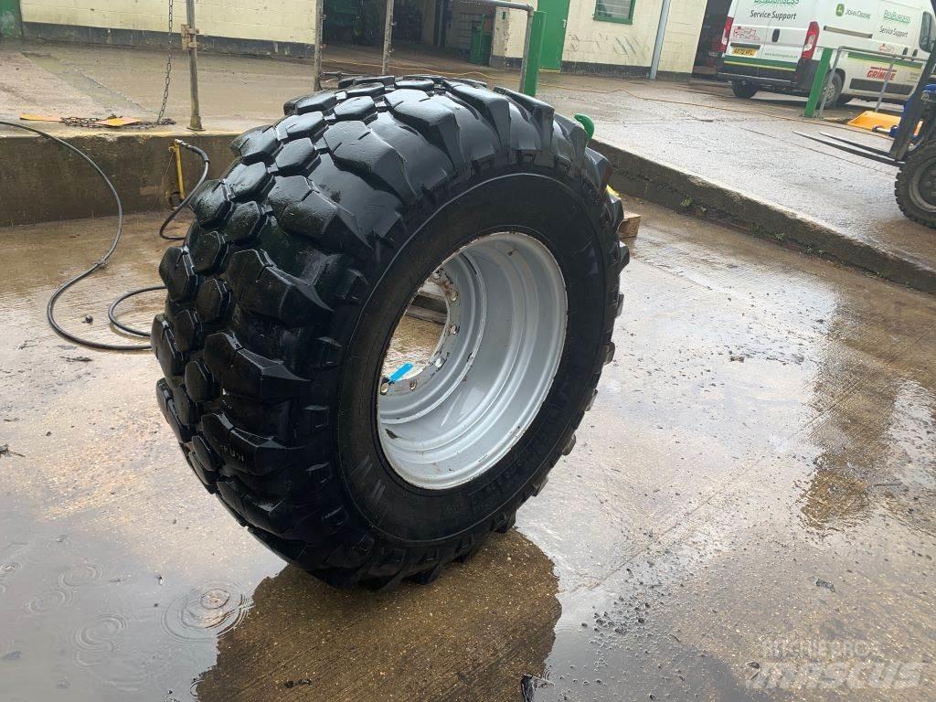 Kramer 500/70R24 Banden, wielen en velgen