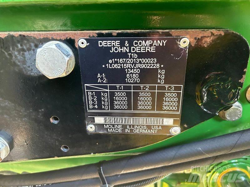 John Deere 6215R Tractoren