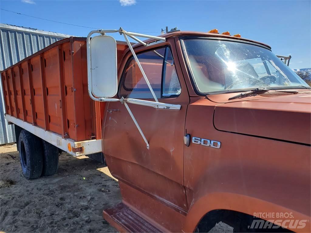 Dodge D600 Anders