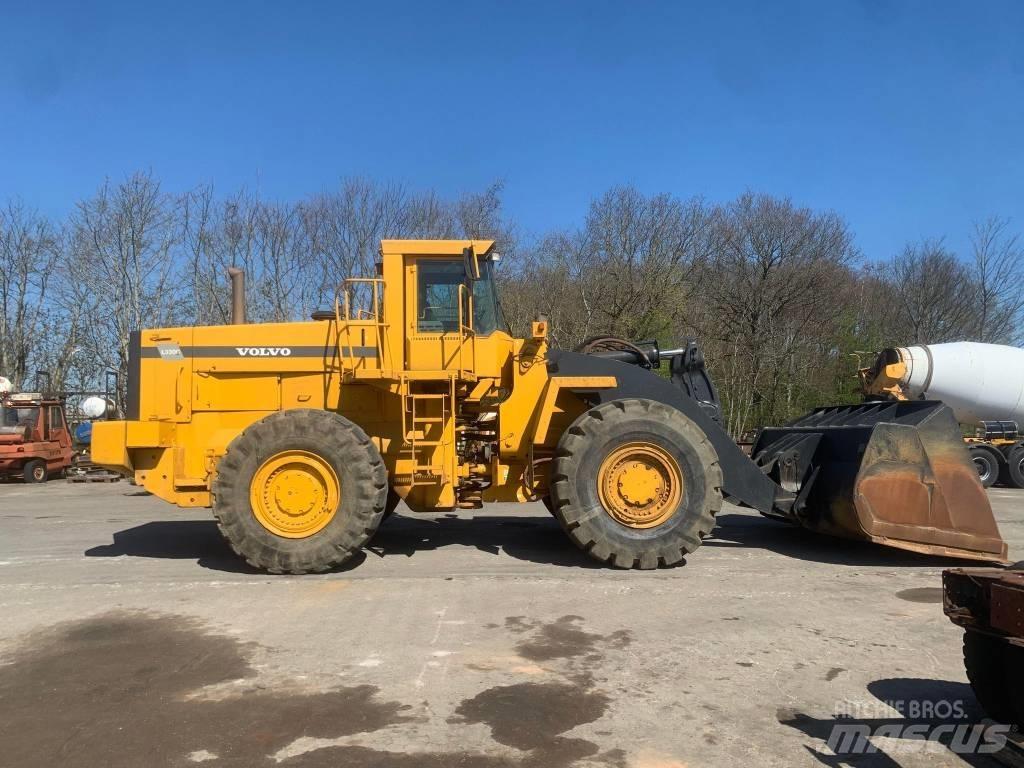 Volvo L330C Wielladers