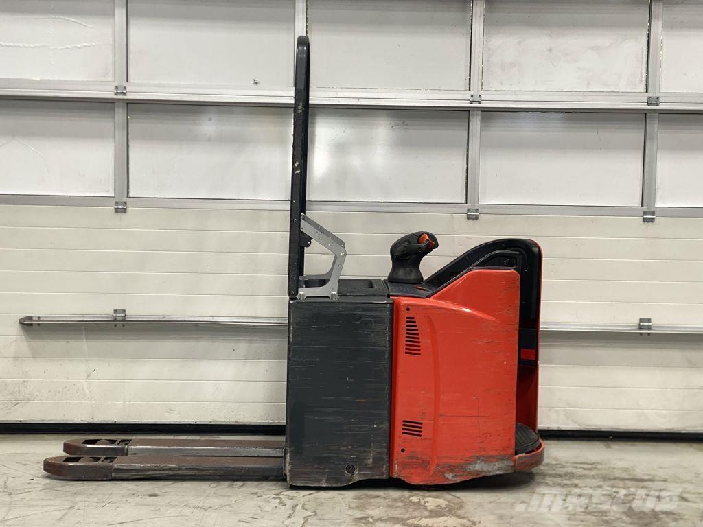 Linde T20SP Meerij pallettruck met platform