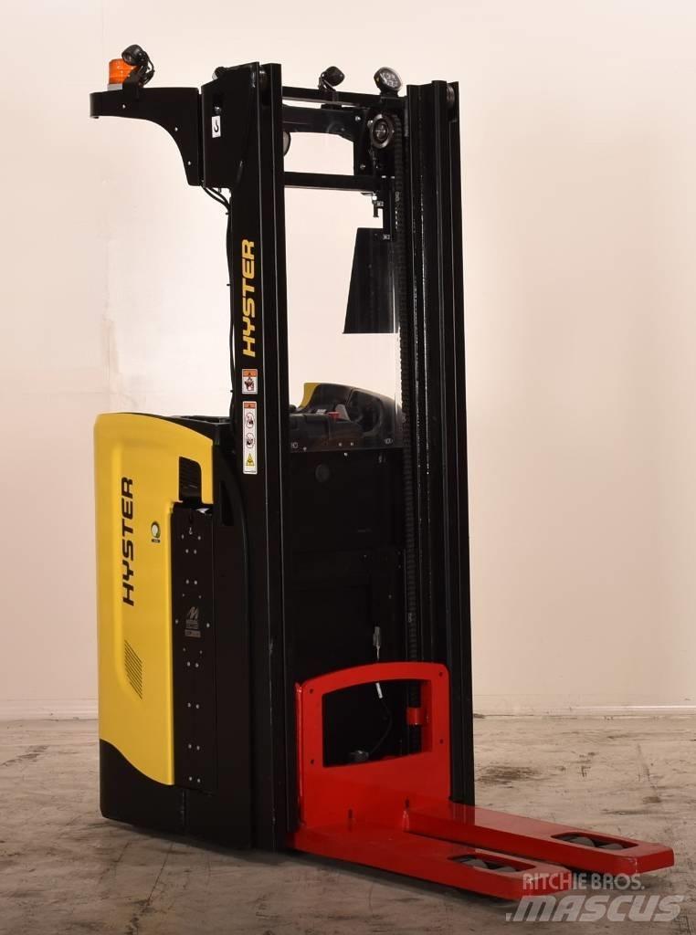 Hyster RS1.6 Zelfrijdende stapelaars