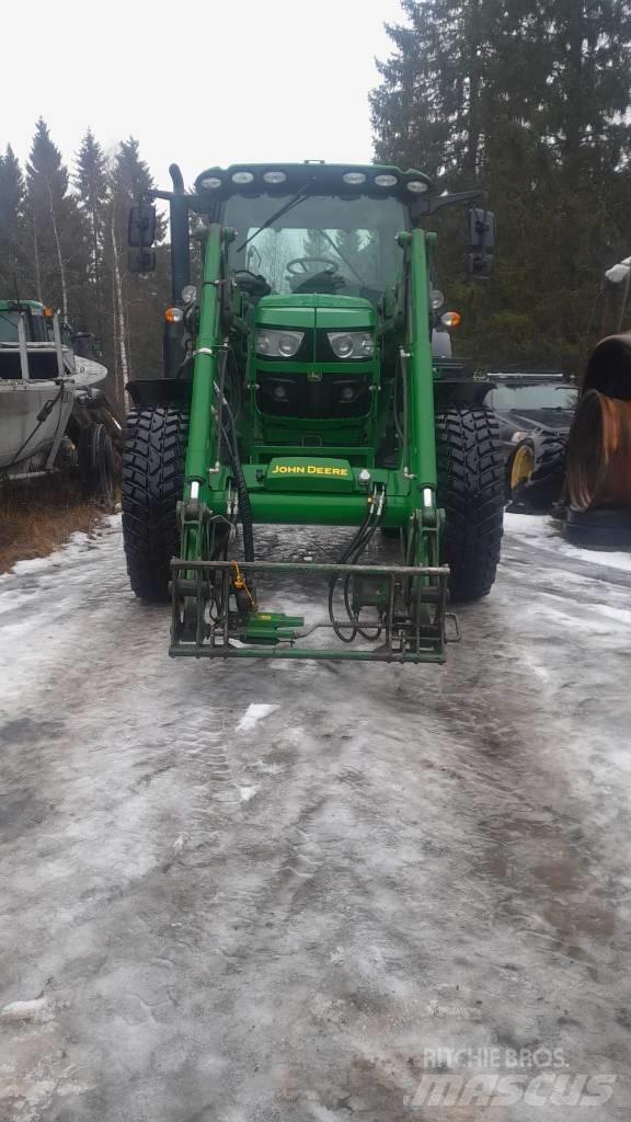 John Deere 6130R Tractoren