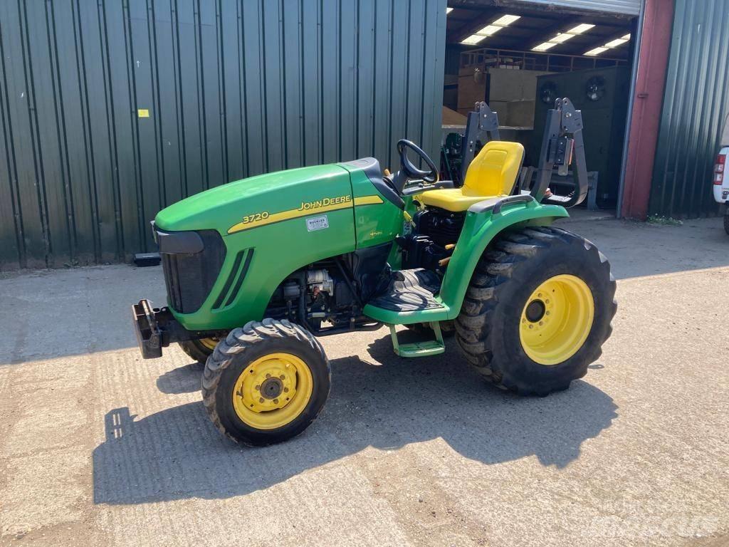 John Deere 3720 Tractoren