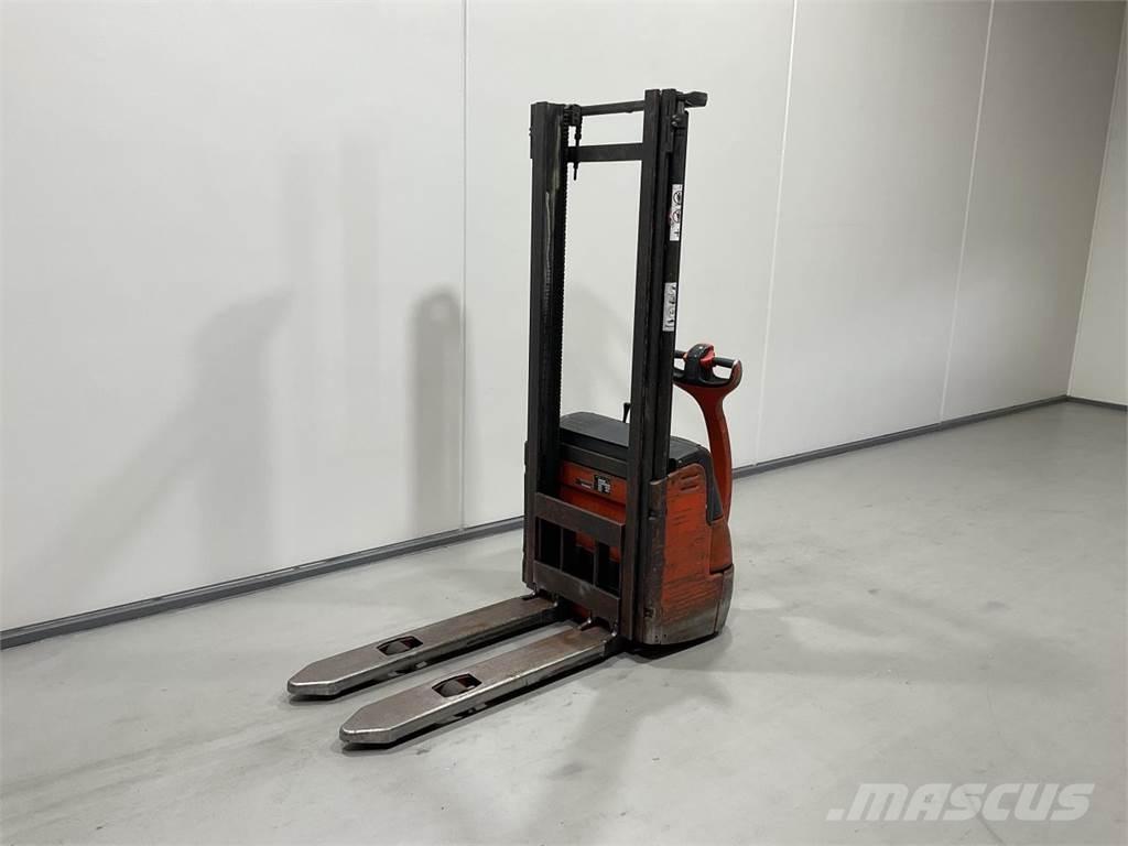 Linde L12 Zelfrijdende stapelaars