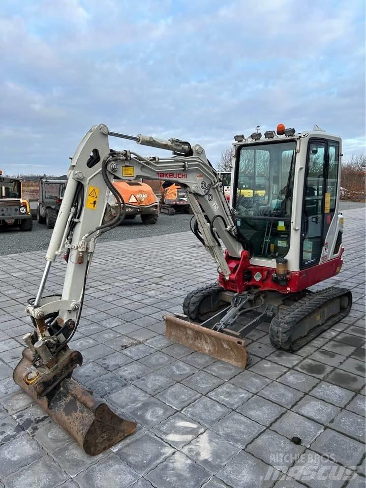 Takeuchi TB 225 Minigraafmachines < 7t