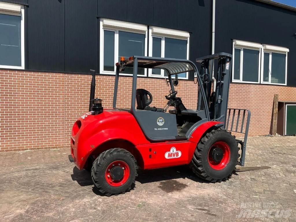 JAC CPCD35 Vorkheftruck voor zwaar terrein