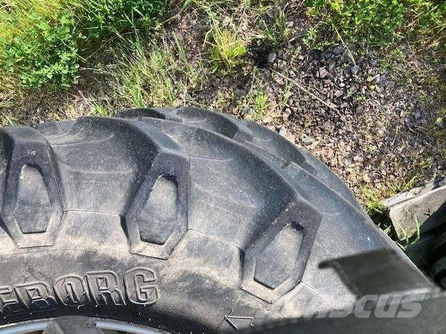 Trelleborg 540/65R34 Banden, wielen en velgen