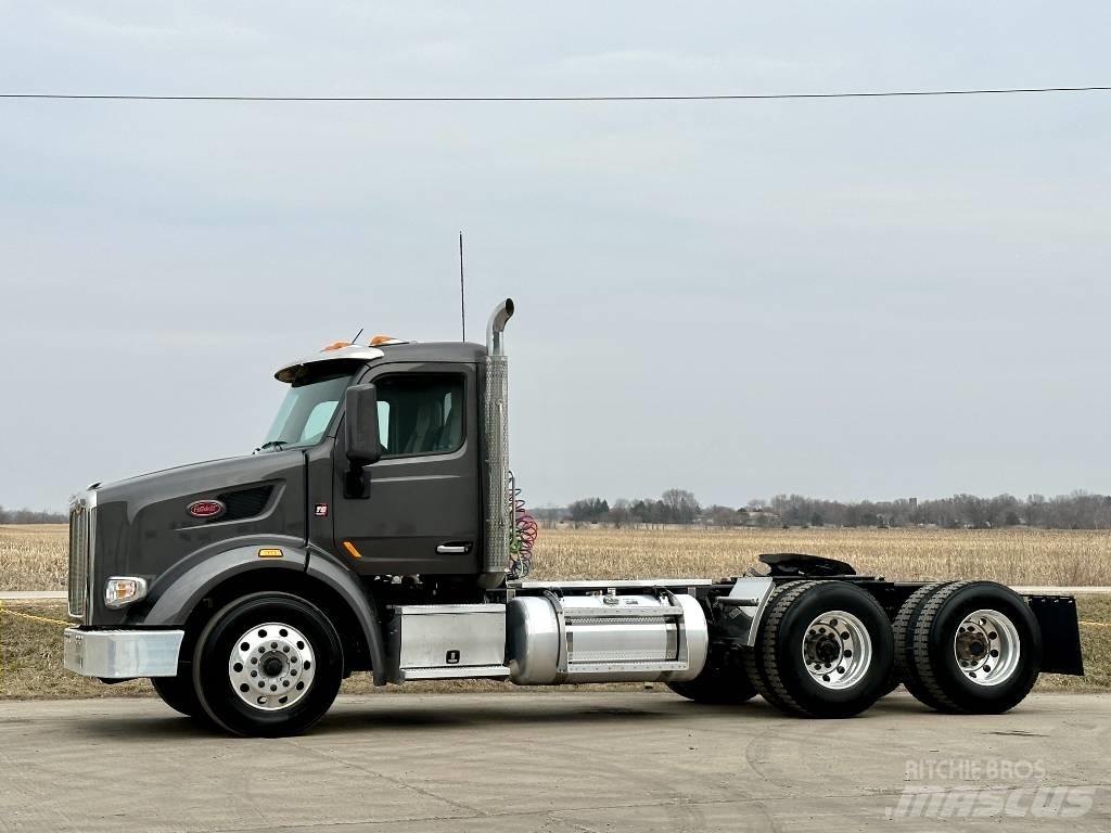 Peterbilt 567 Trekkers