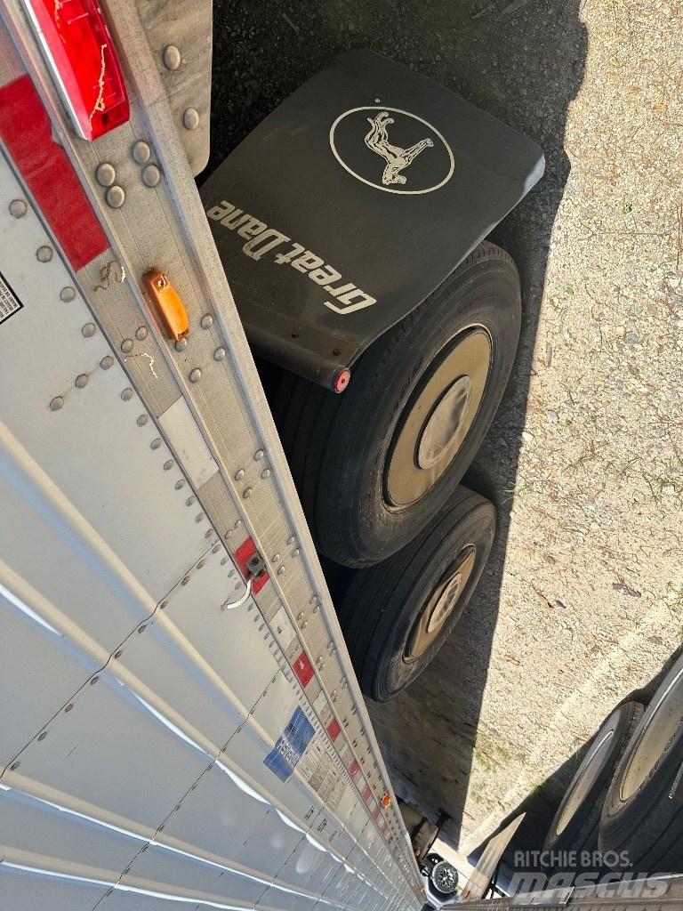 Volvo D11 Bakwagens met gesloten opbouw