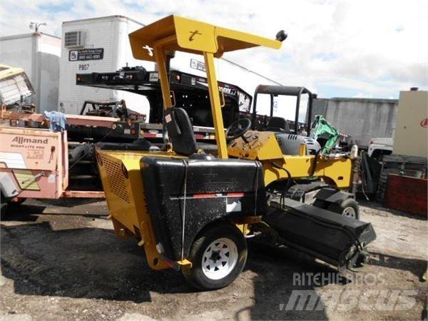 TERRAMITE TSS48 Veegmachines