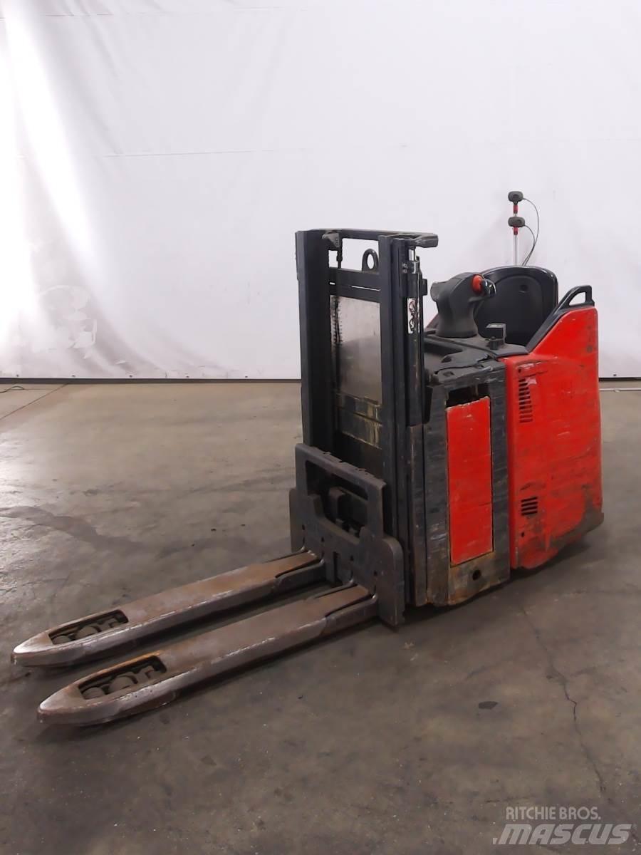 Linde D12P Stapelaar meeloop