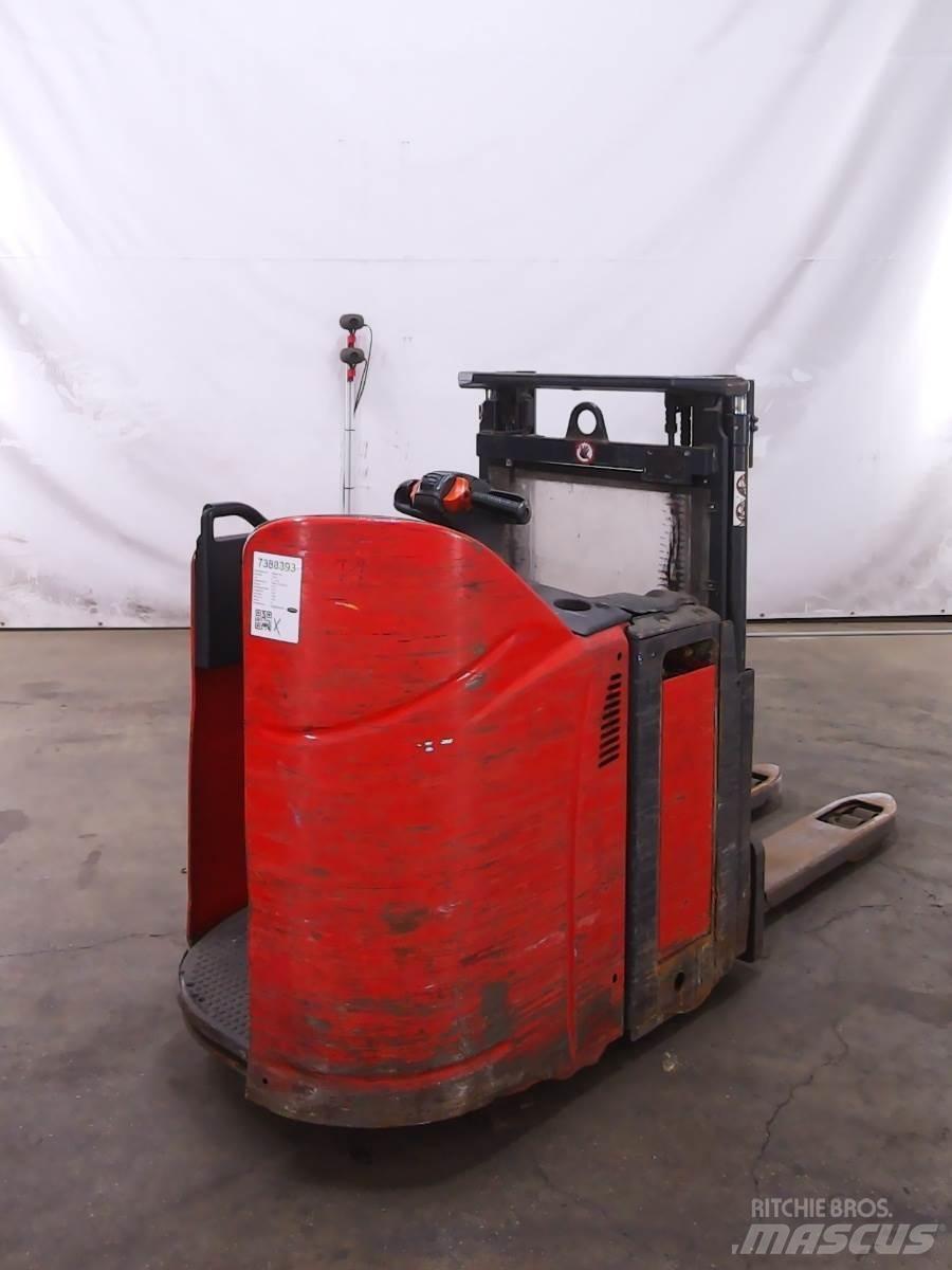 Linde D12P Stapelaar meeloop