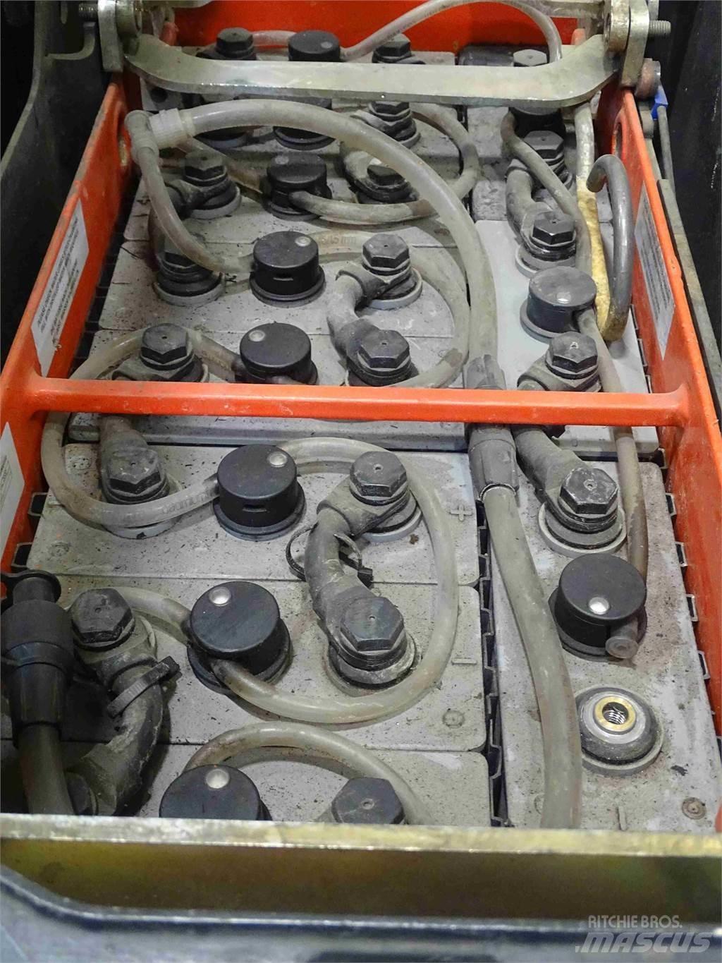 Linde L12LSP Stapelaar meeloop
