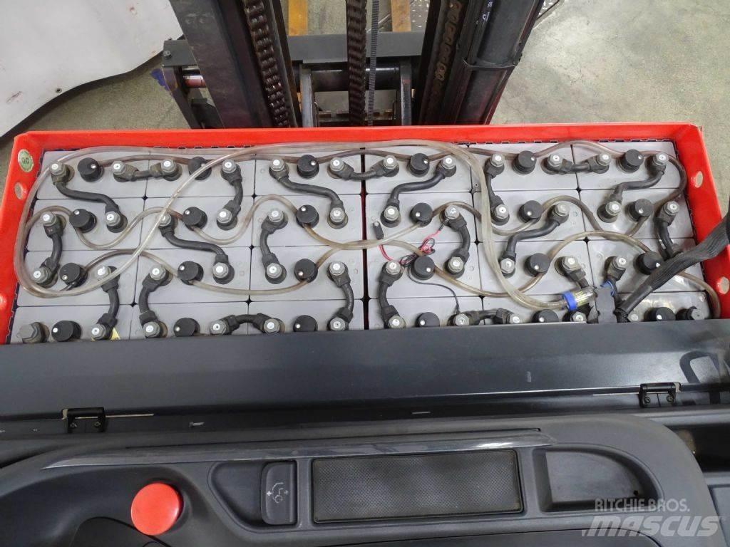 Linde R14HD Reachtruck voor hoog niveau