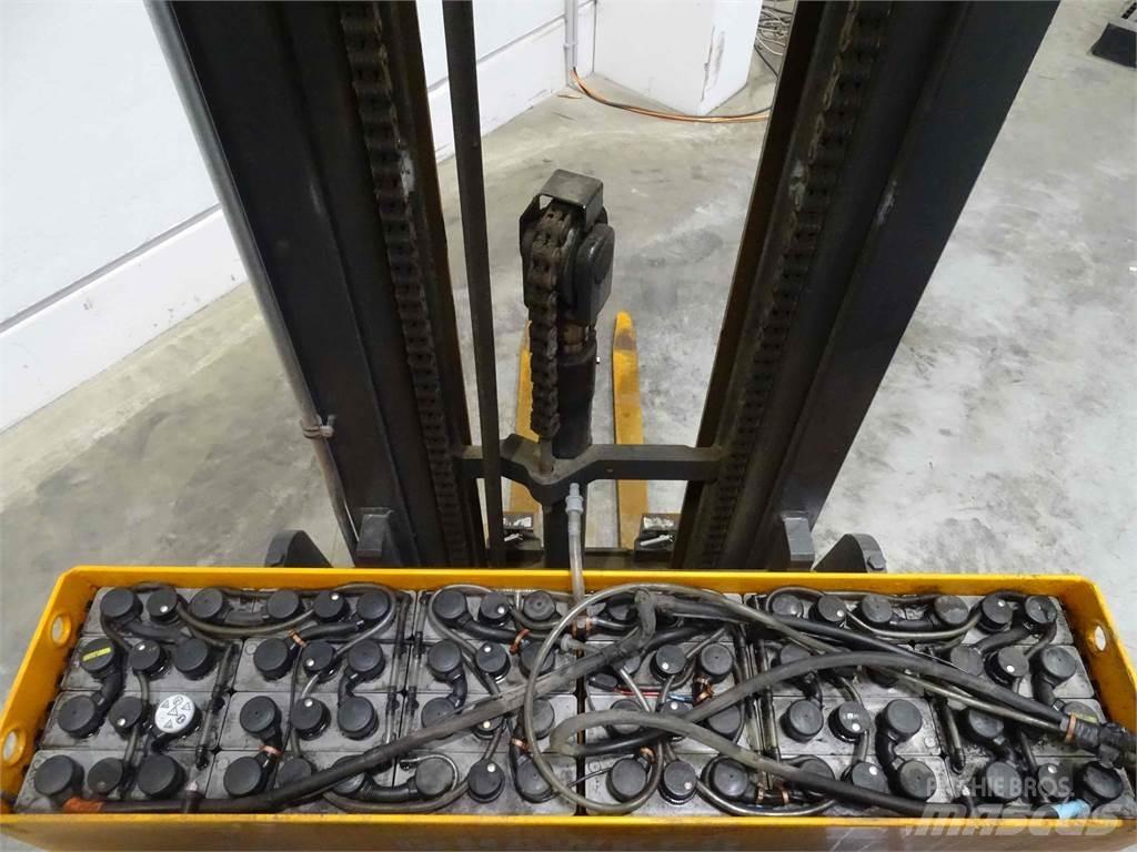 Still FM-X10 Reachtruck voor hoog niveau