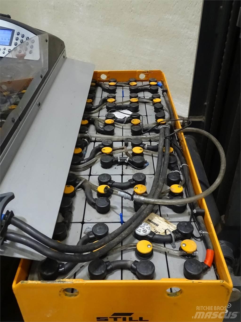 Still FM-X17 Reachtruck voor hoog niveau