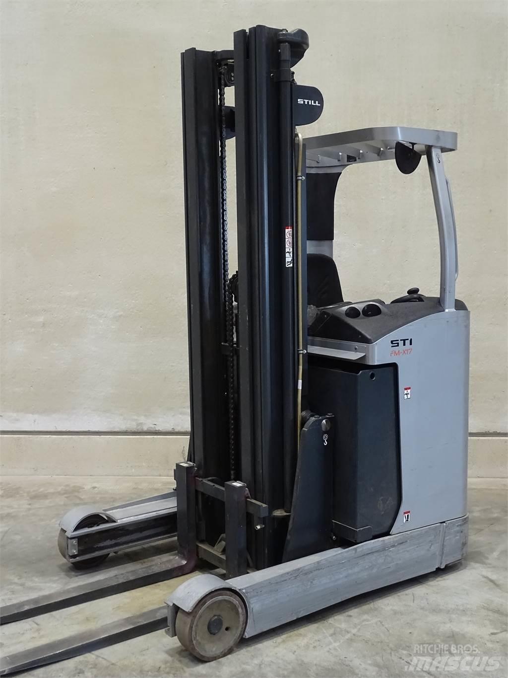Still FM-X17 Reachtruck voor hoog niveau