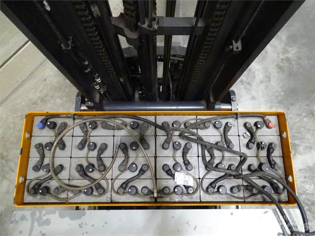 Still FM-X17 Reachtruck voor hoog niveau