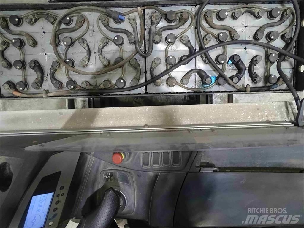 Still FM-X17SE Reachtruck voor hoog niveau