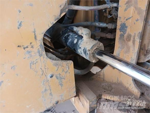 CAT 982M Wielladers