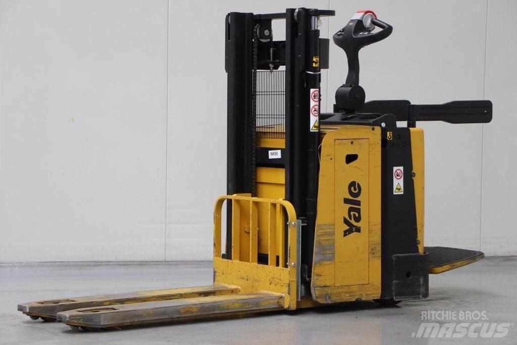 Hyster MP20XD Stapelaar meeloop