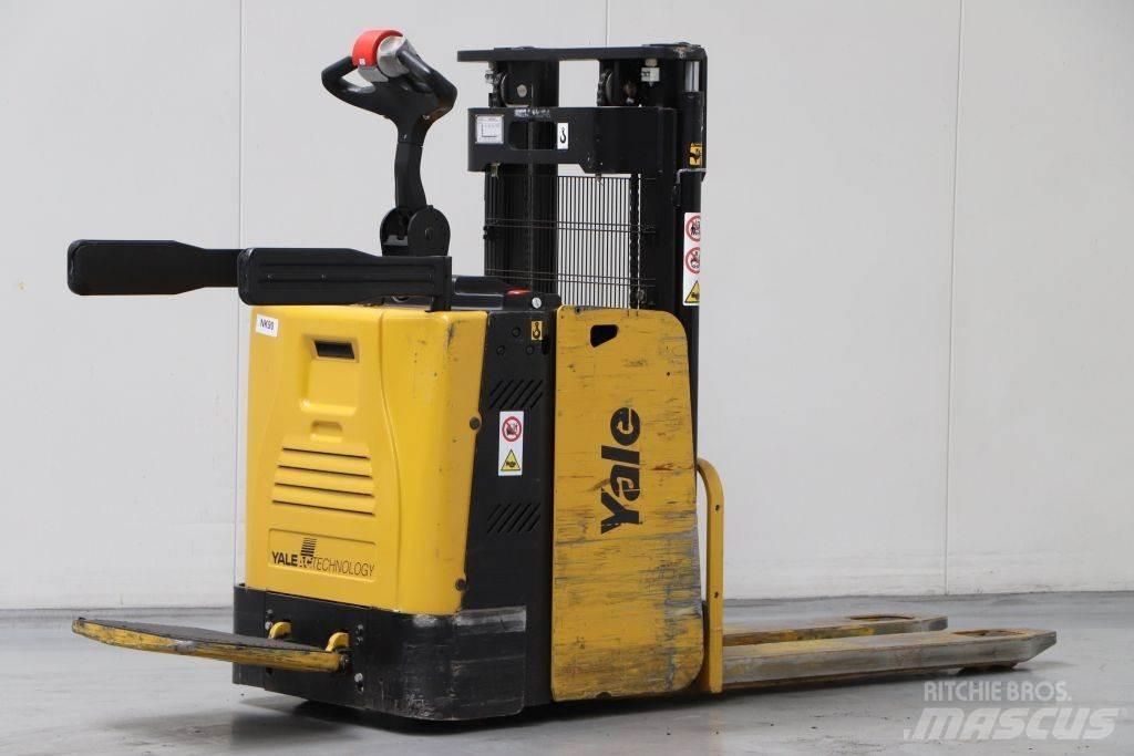 Hyster MP20XD Stapelaar meeloop