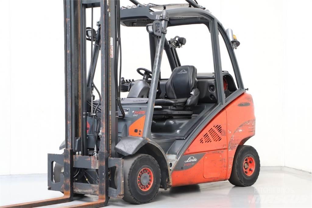 Linde H25T-02 LPG heftrucks