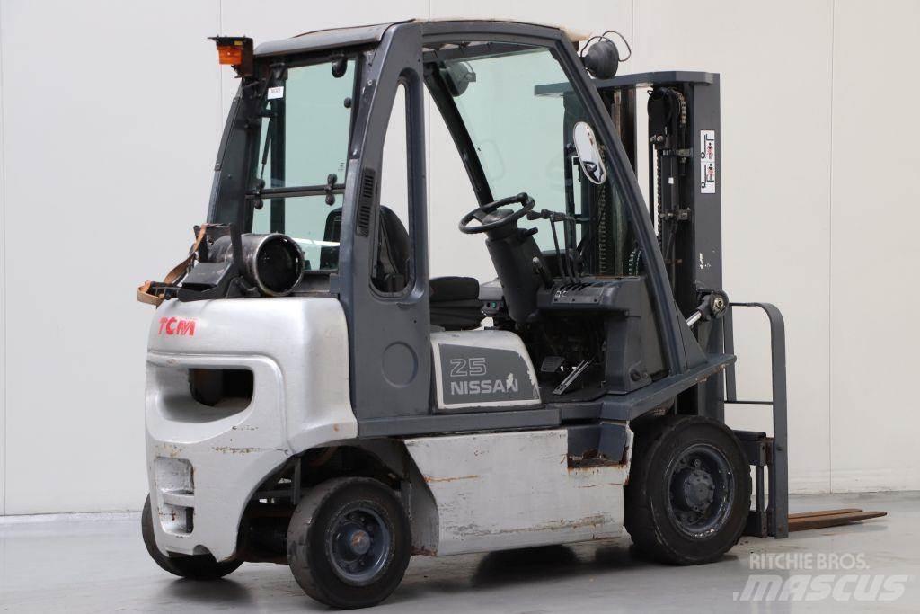Nissan UD02A25PQ LPG heftrucks