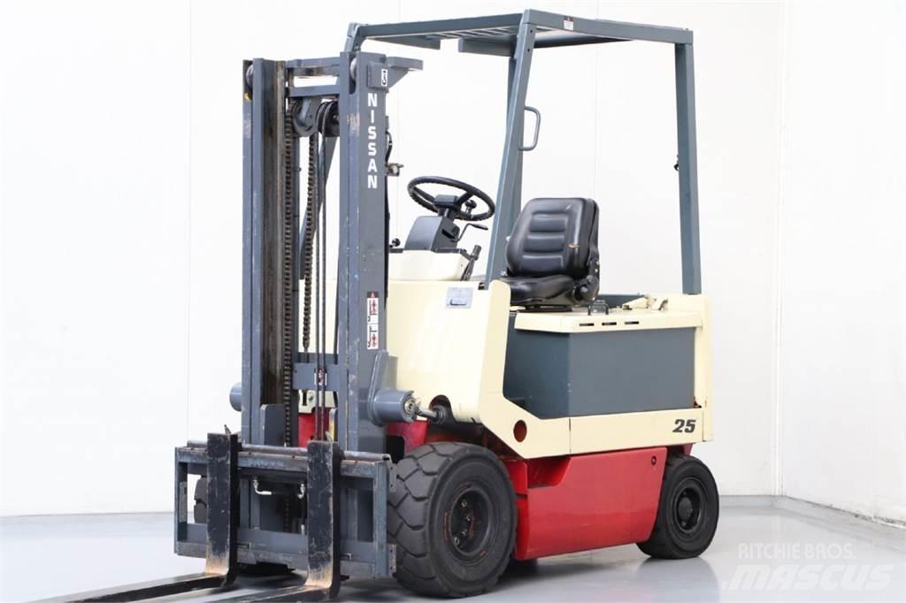 Nissan UM02L25U Elektrische heftrucks