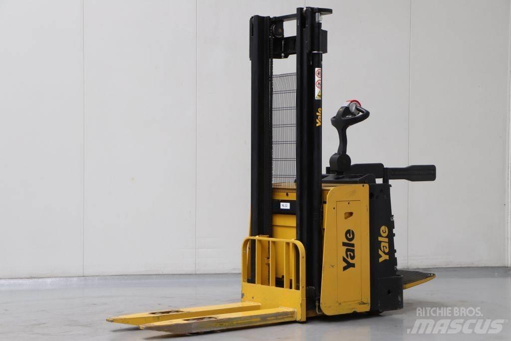Yale MS12X Stapelaar meeloop