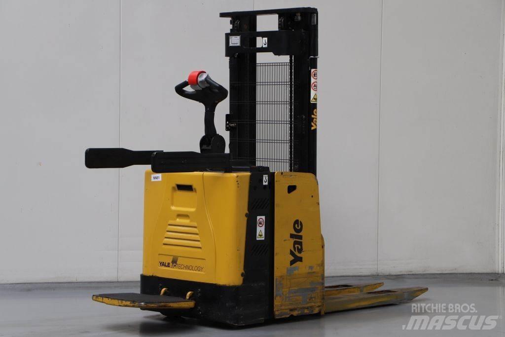 Yale MS12X Stapelaar meeloop