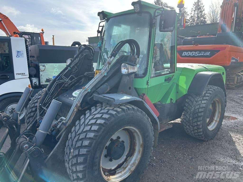 LM Trac 686 Compacttrekkers