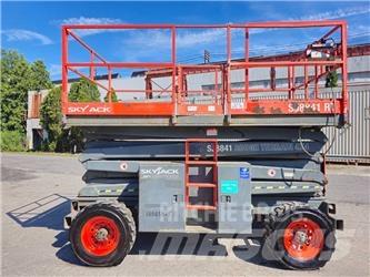 SkyJack SJ8841RT Schaarhoogwerkers